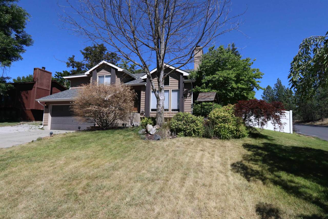 8304 Valerie St - Photo 1