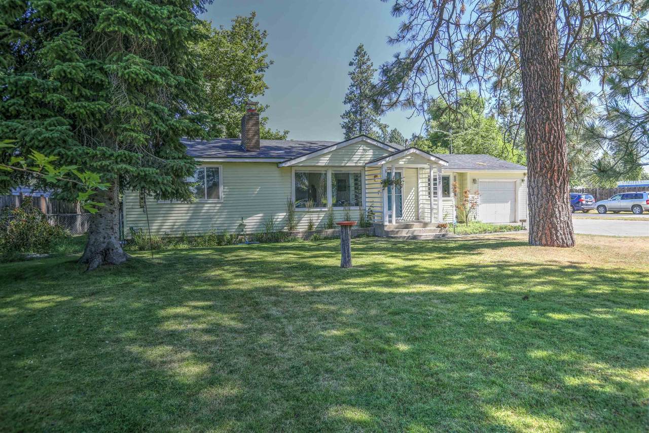 304 Holland Ave - Photo 1