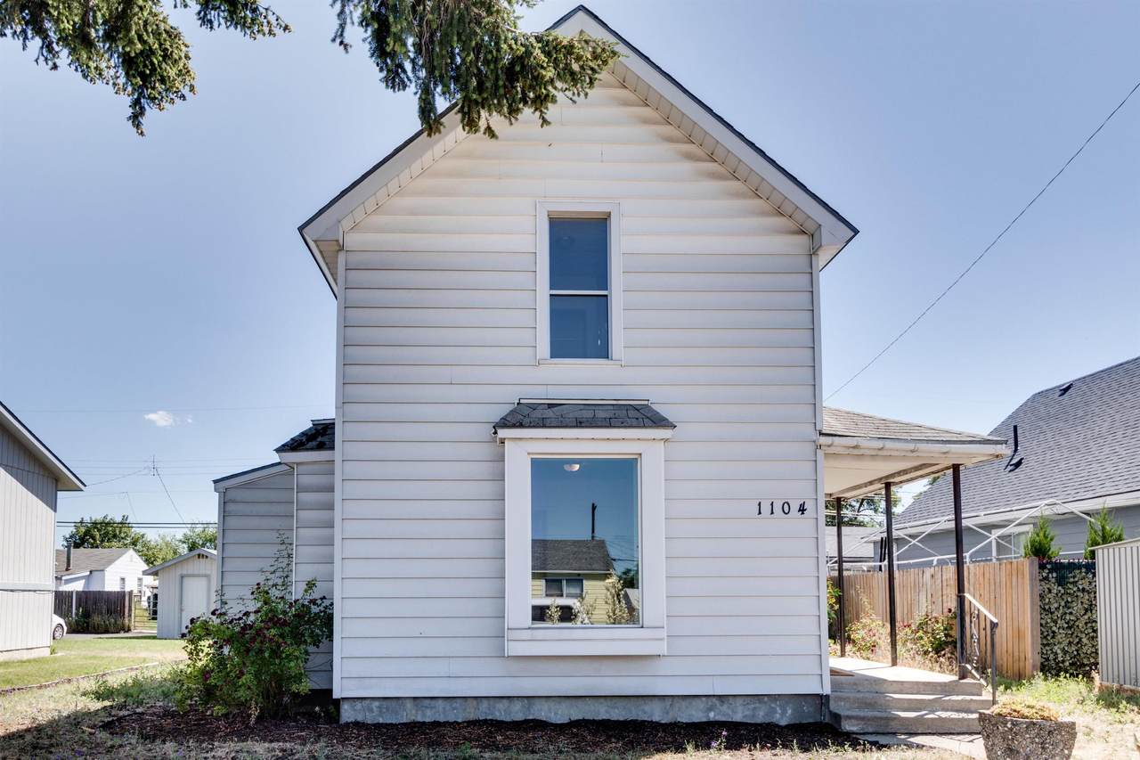 1104 Rockwell Ave - Photo 1