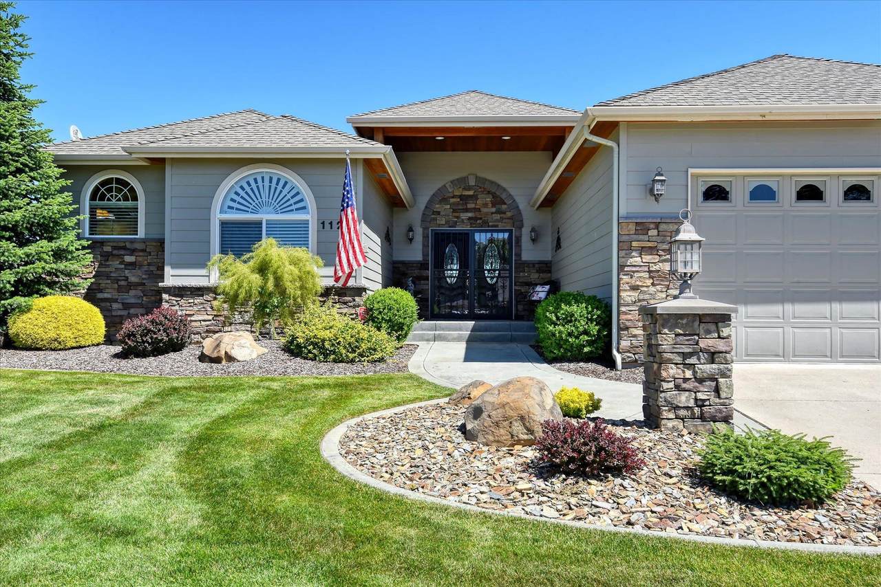 1120 High Desert Dr - Photo 1
