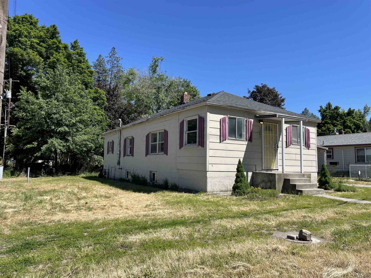 1005 Freya St - Photo 1