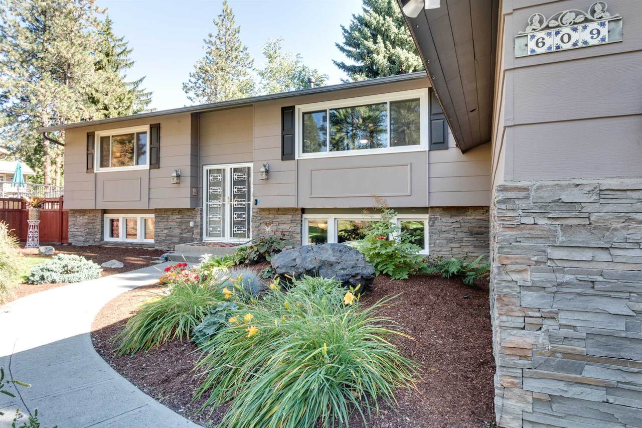 609 33rd Ave - Photo 1