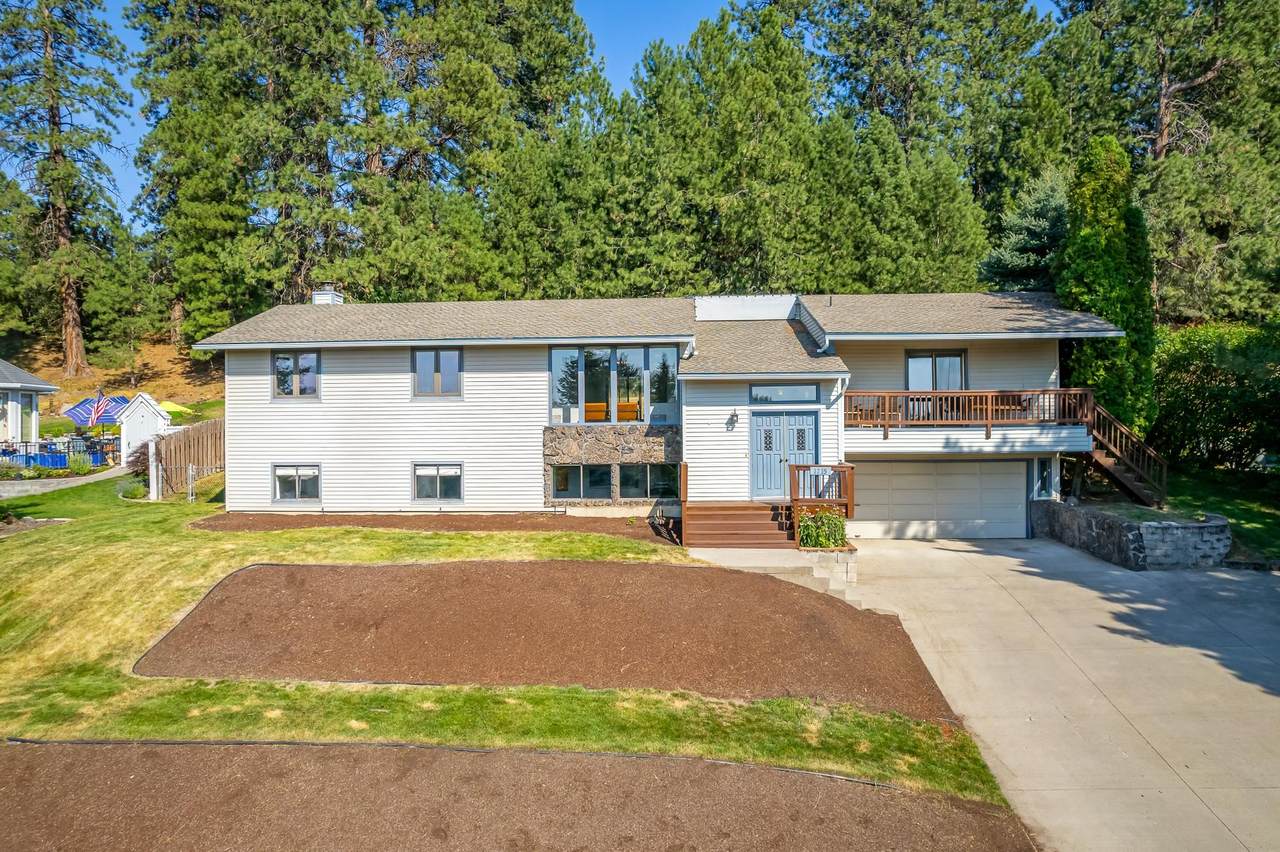 1715 Ridgemont Dr - Photo 1