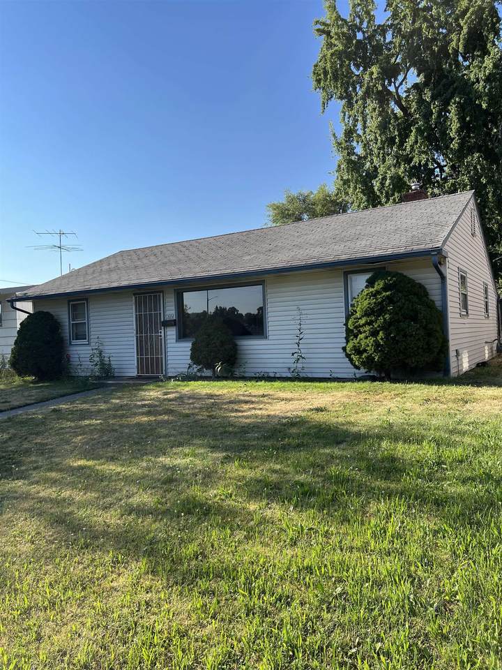3118 Marshall Ave - Photo 1