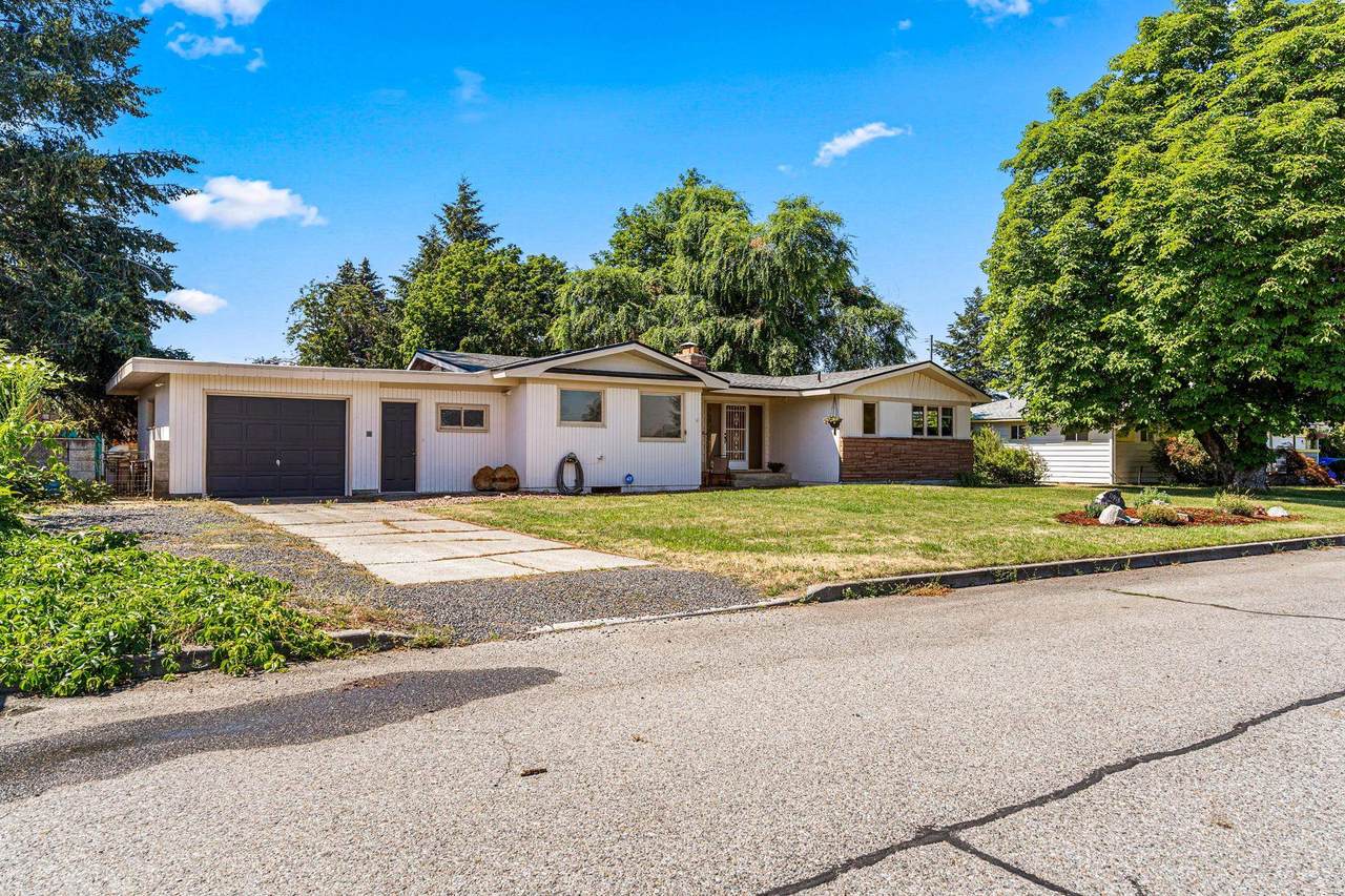 11918 18th Ave - Photo 1