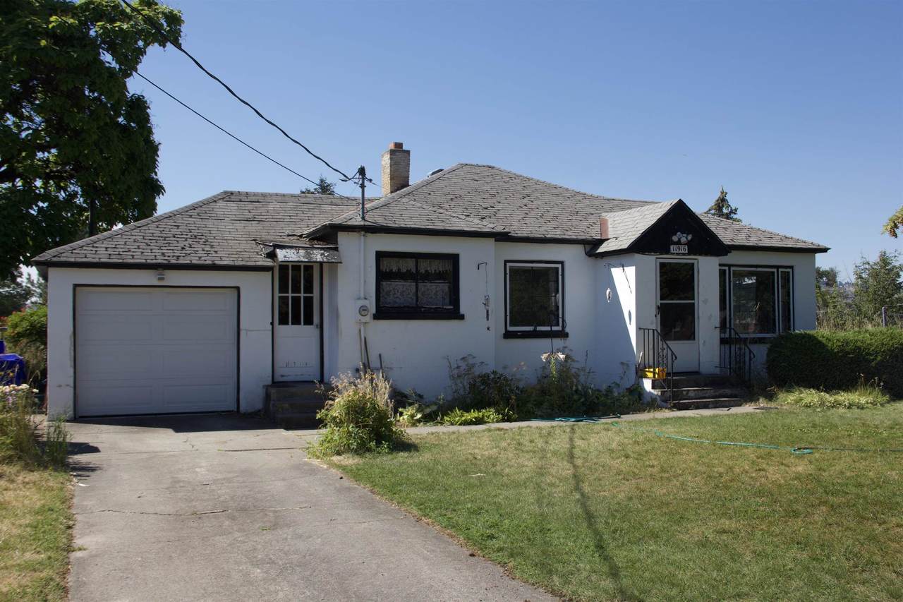 11916 Valleyway Ave - Photo 1