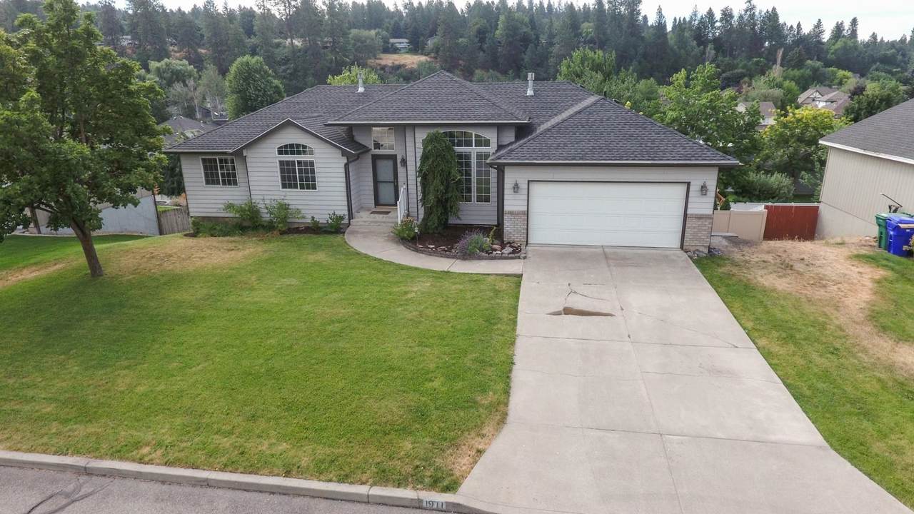 1911 Limerick Dr - Photo 1