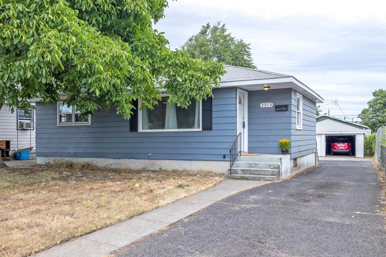 2313 Rockwell Ave - Photo 1