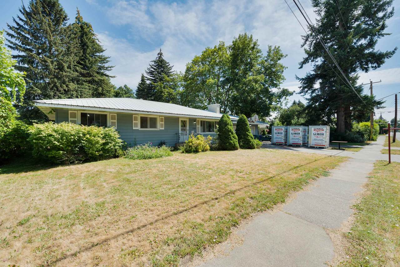 2204 9th St - Photo 1
