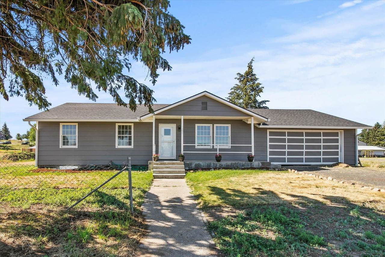 295 Railroad Ave - Photo 1