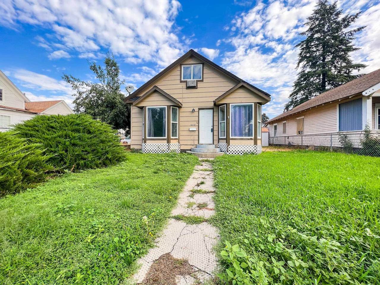 2418 College Ave - Photo 1