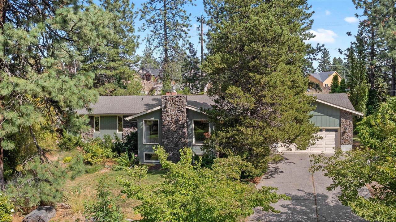 2425 Crestline St - Photo 1