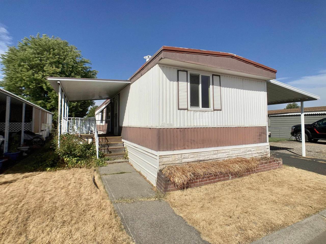 1209-#212 Lyons Ave - Photo 1