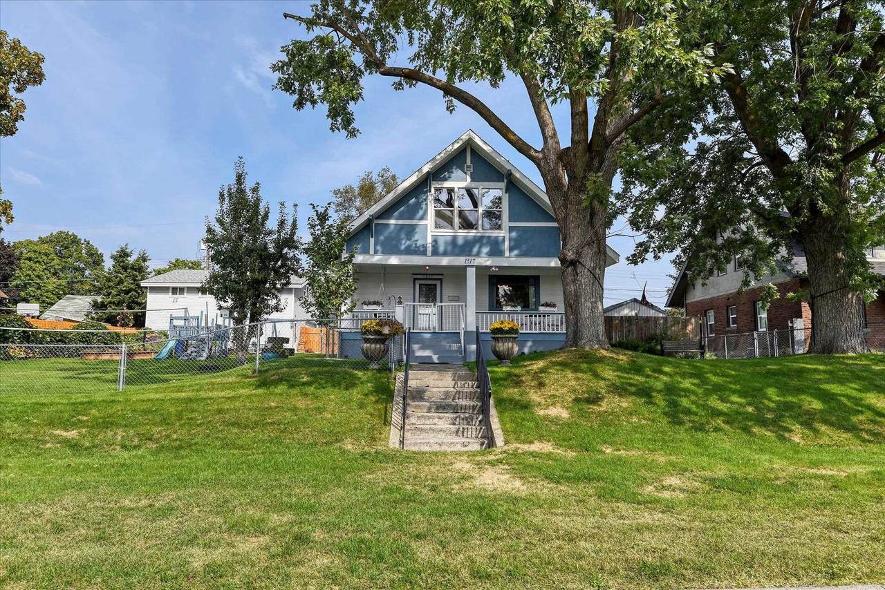 1517 Liberty Ave - Photo 1