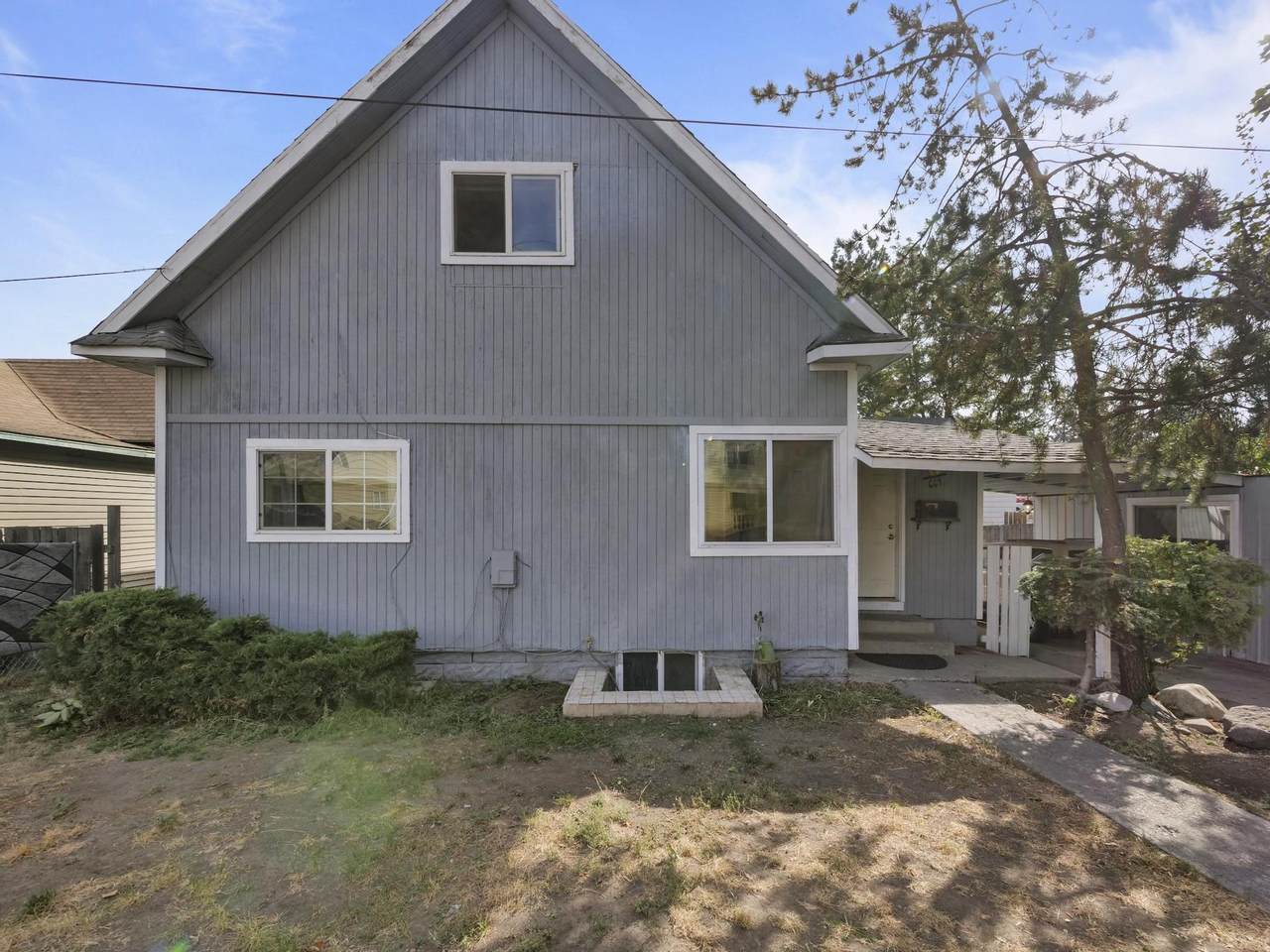 669 Helena St - Photo 1