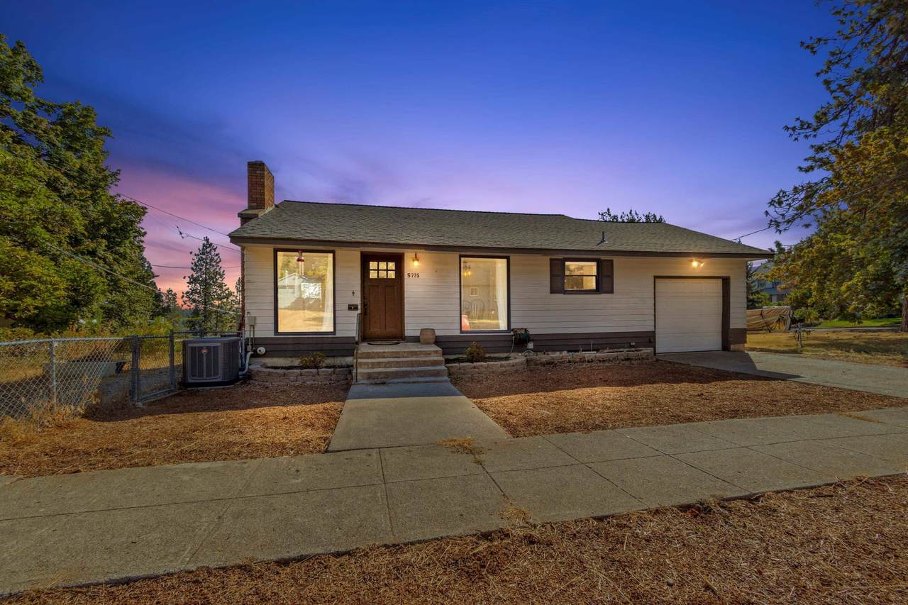 725 E St - Photo 1