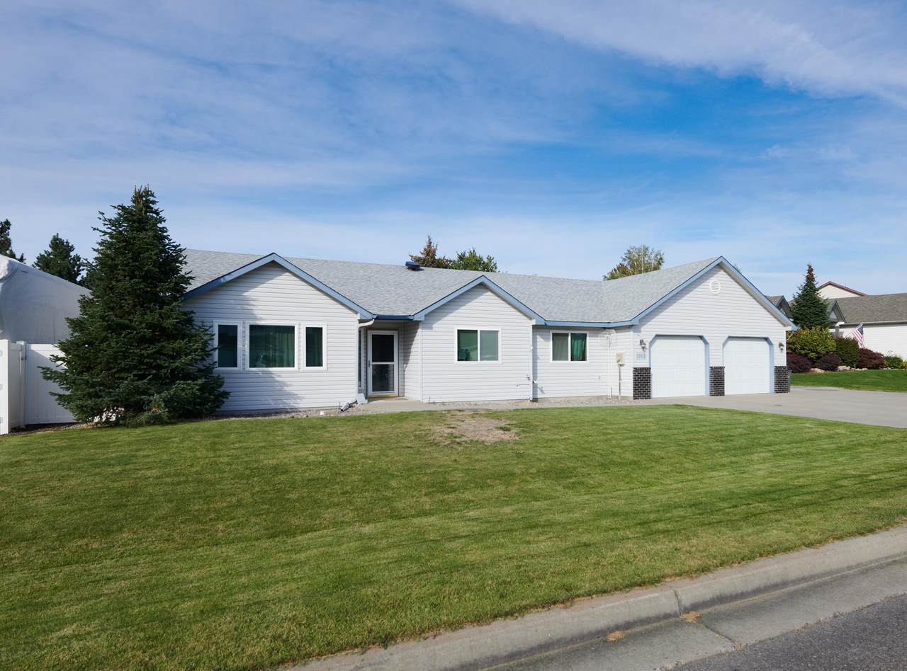 12815 35th Ave - Photo 1