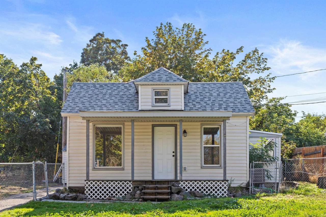 616 Hartson Ave - Photo 1