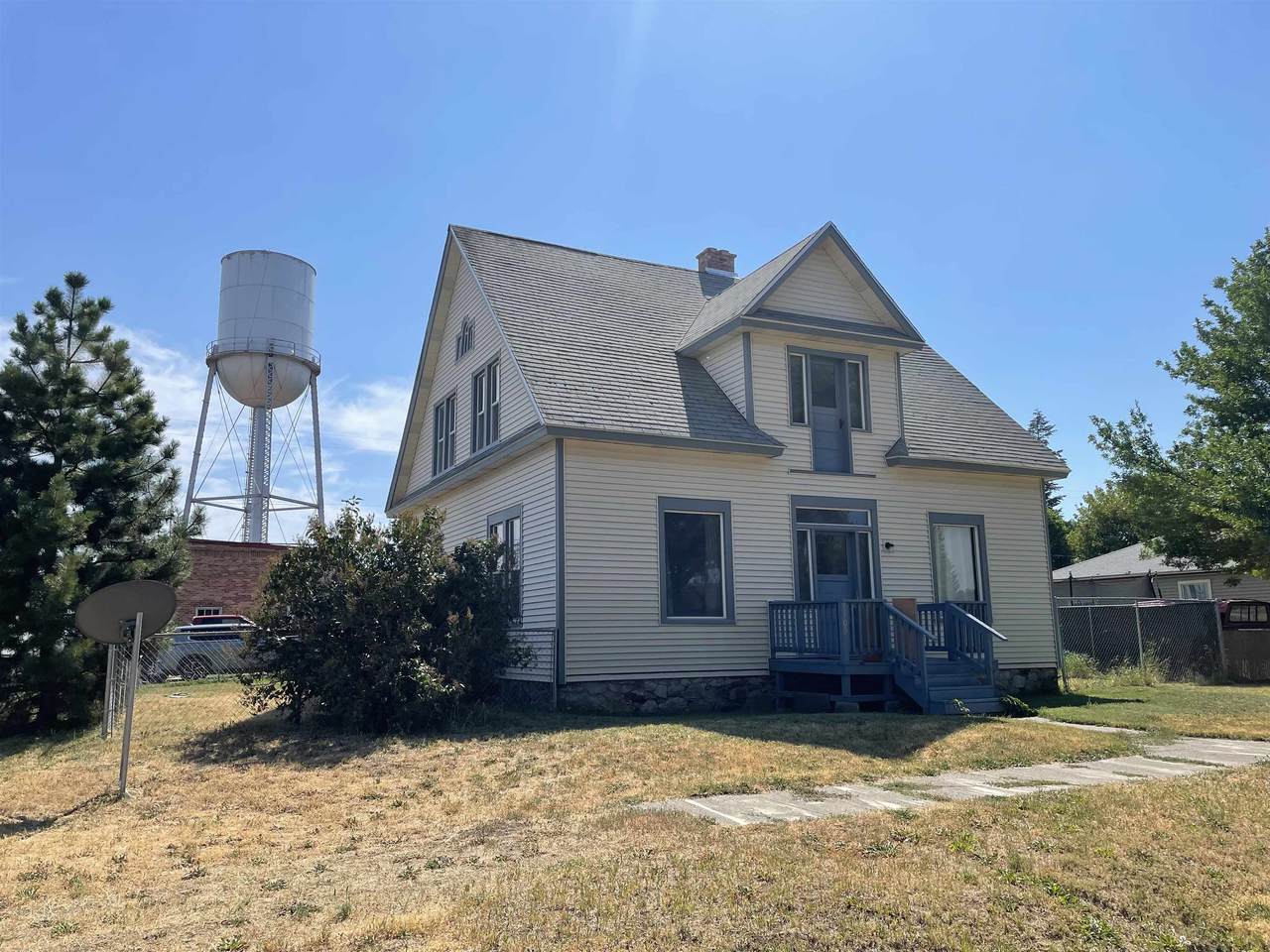 1105 Main St - Photo 1