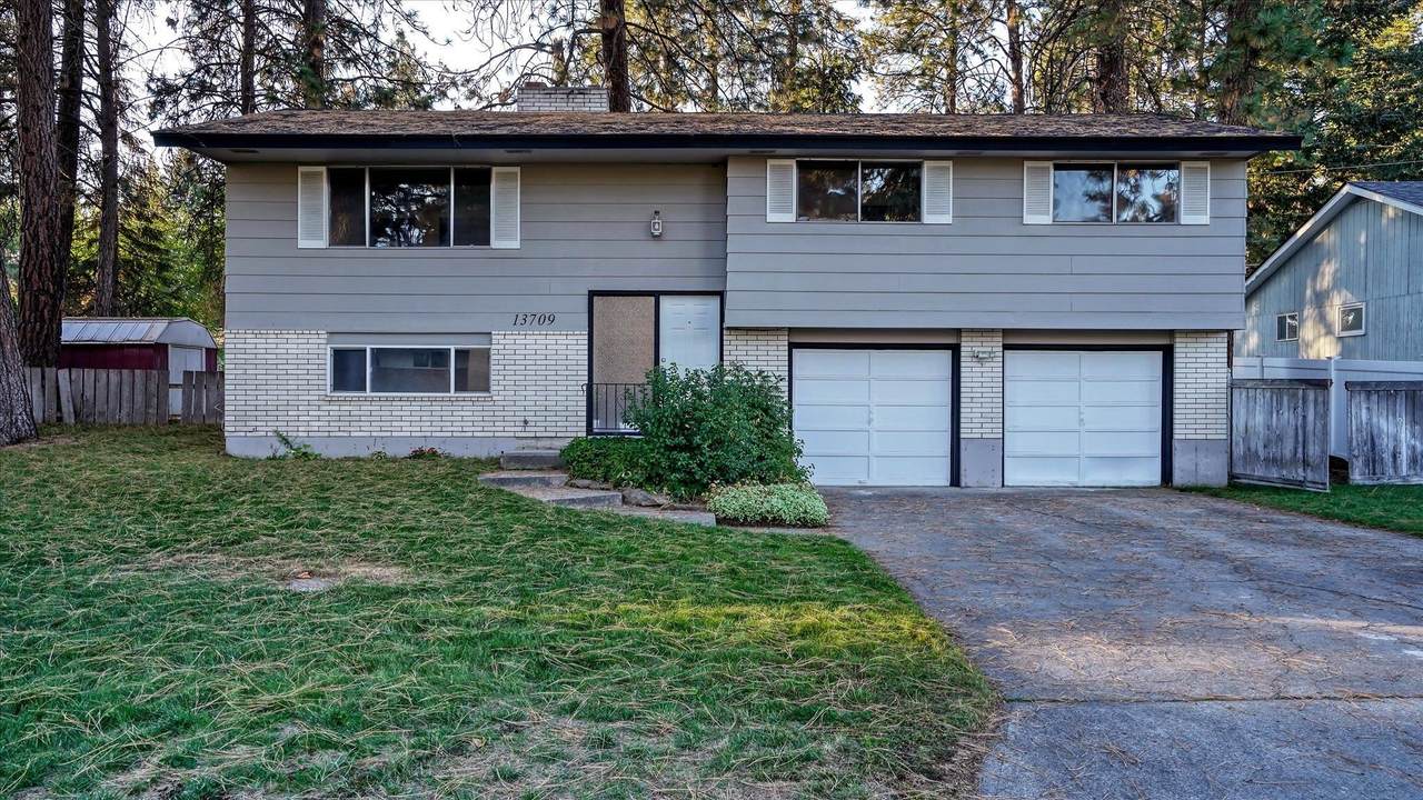 13709 30th Ave - Photo 1
