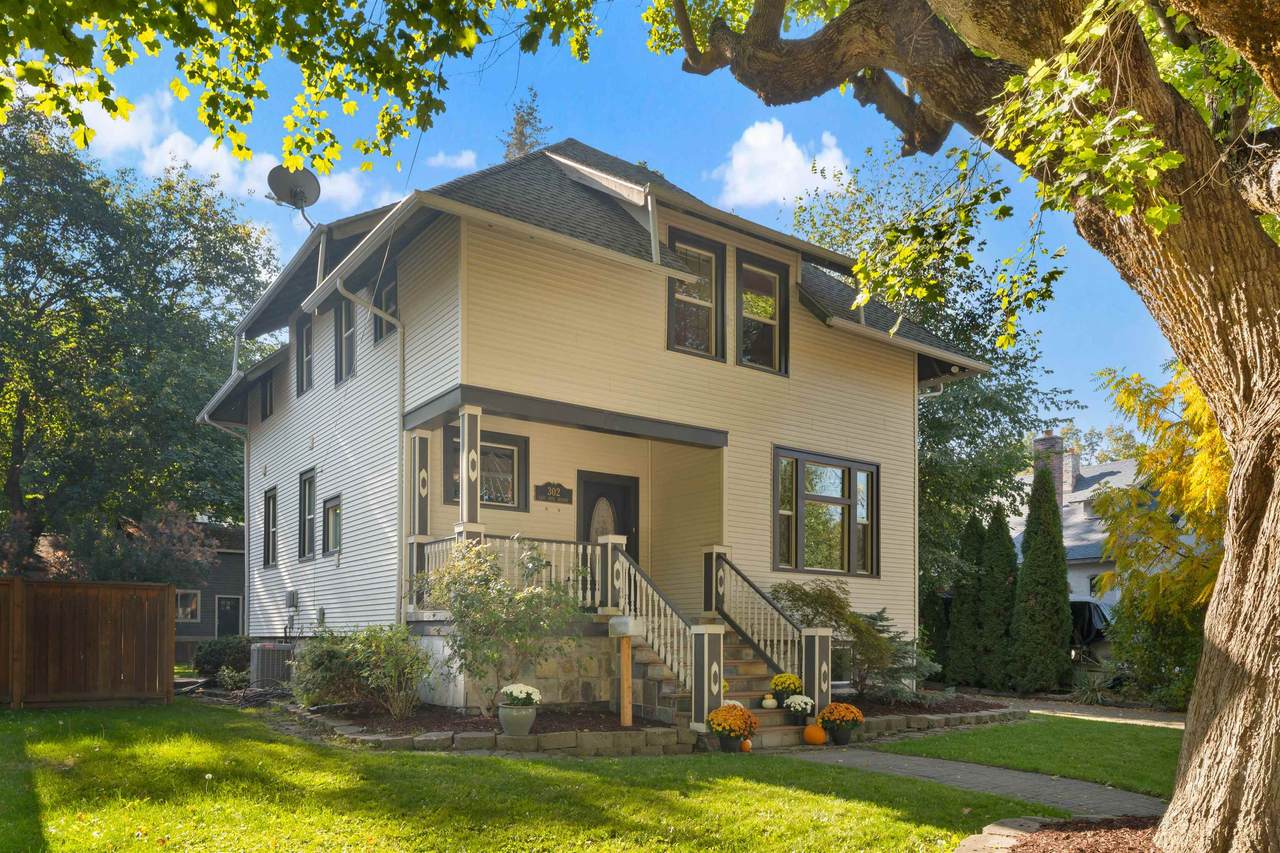 302 18th Ave - Photo 1