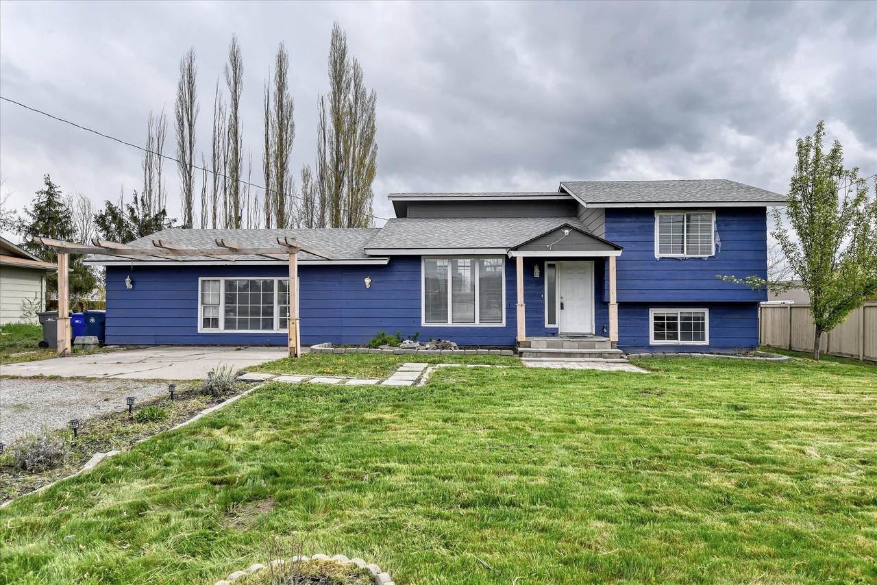 3318 55th Ave - Photo 1