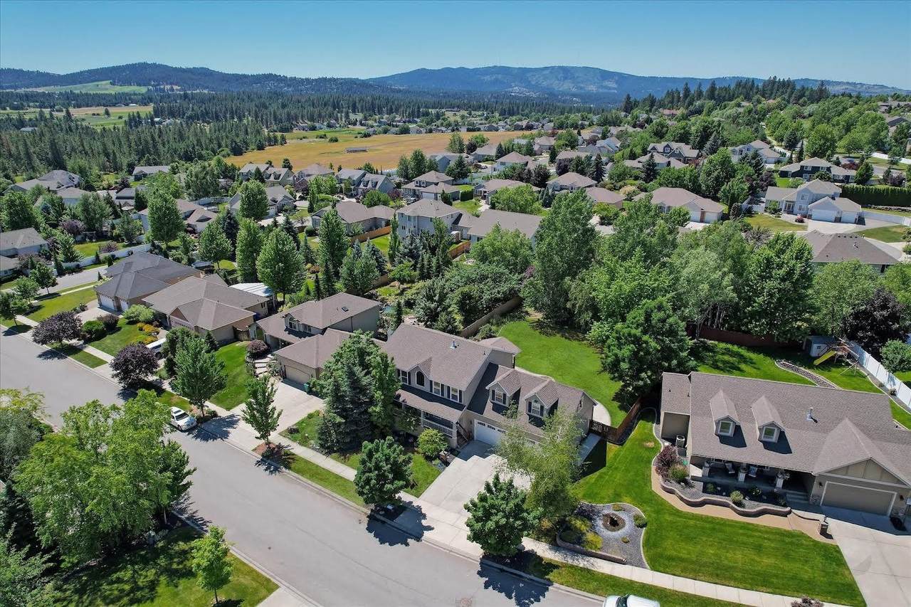 2502 Viewmont Dr - Photo 1