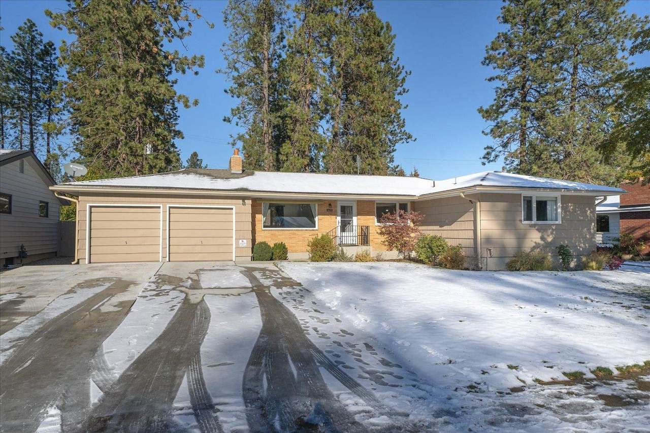 1623 34th Ave - Photo 1