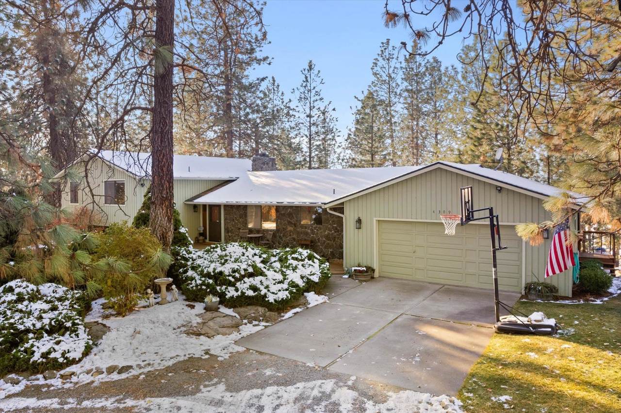4309 Coplen Ave - Photo 1