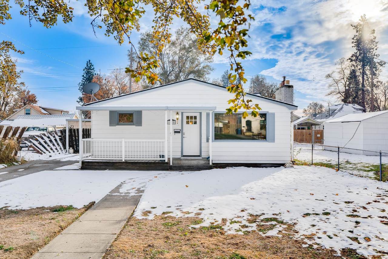1028 Queen Ave - Photo 1