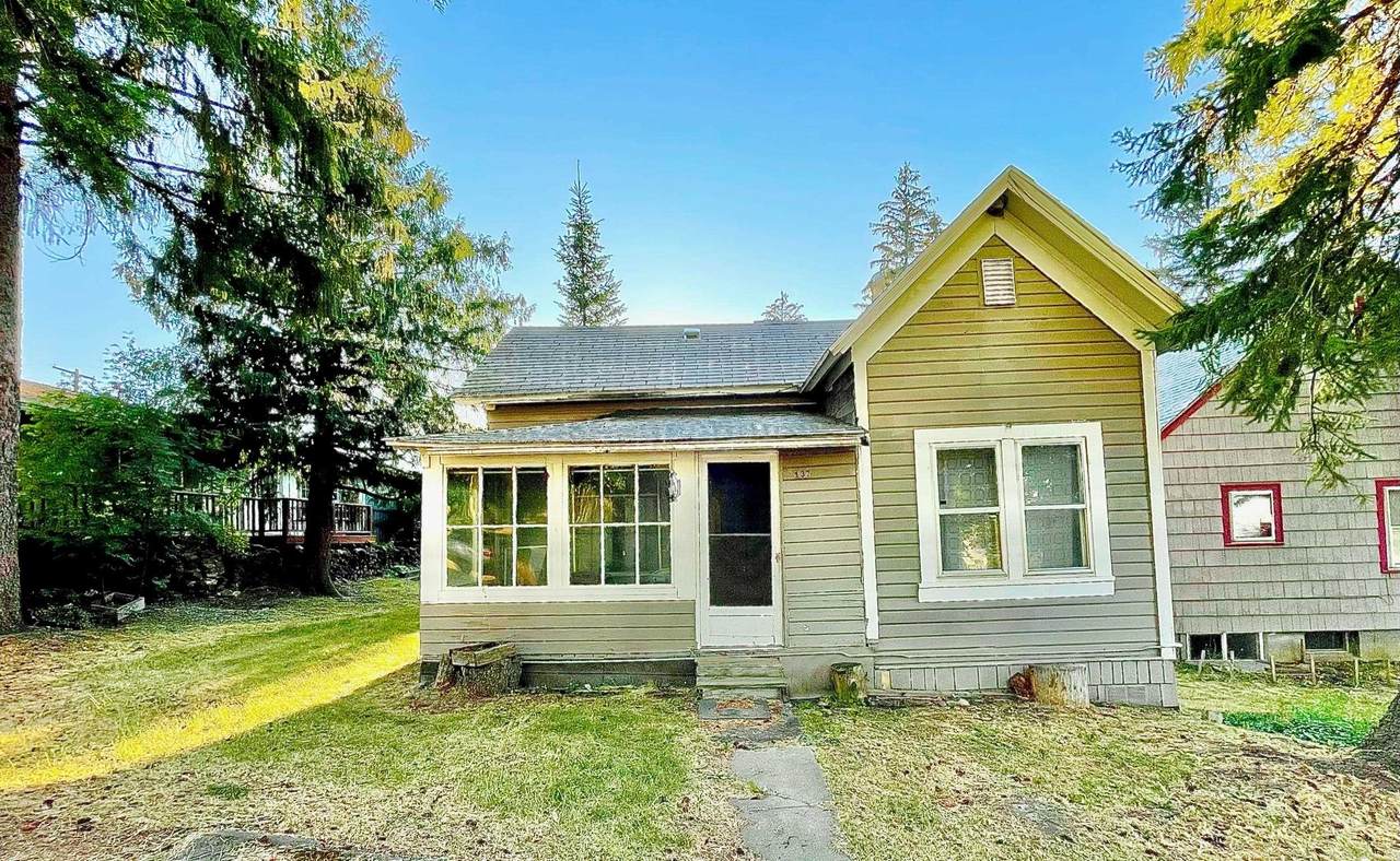 137 Howard St - Photo 1