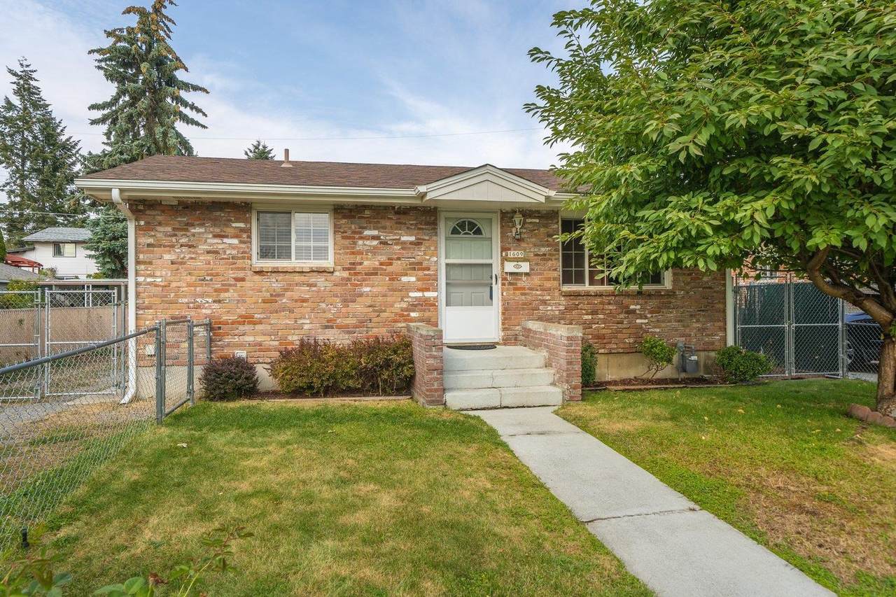 1609 Walton Ave - Photo 1
