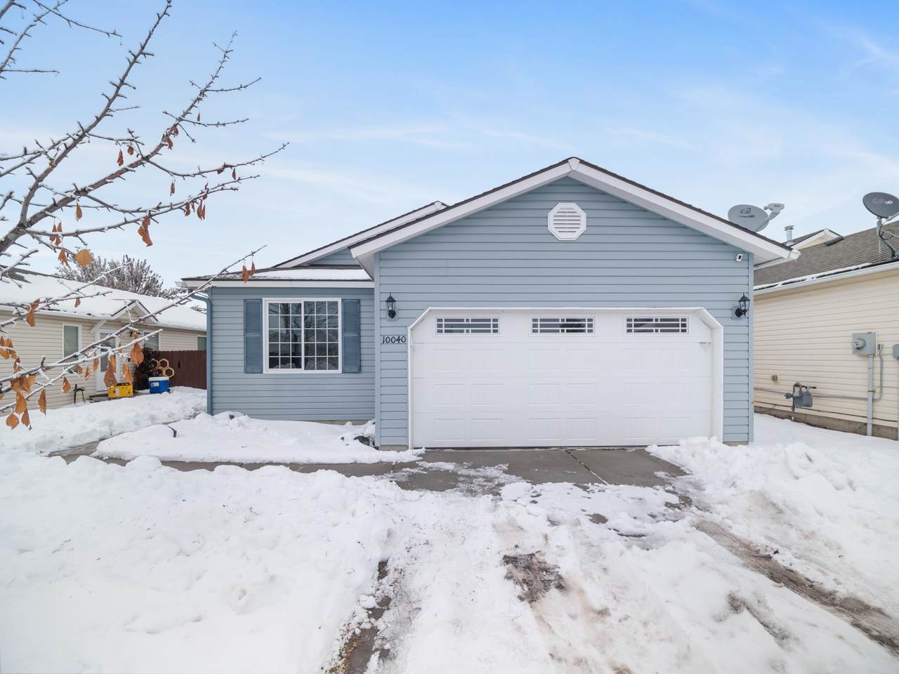 10040 Barberry Ave - Photo 1