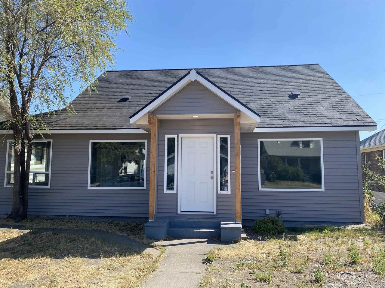 1208 Illinois Ave - Photo 1