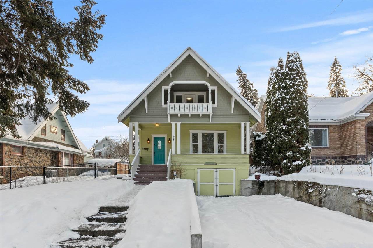 954 9th Ave - Photo 1