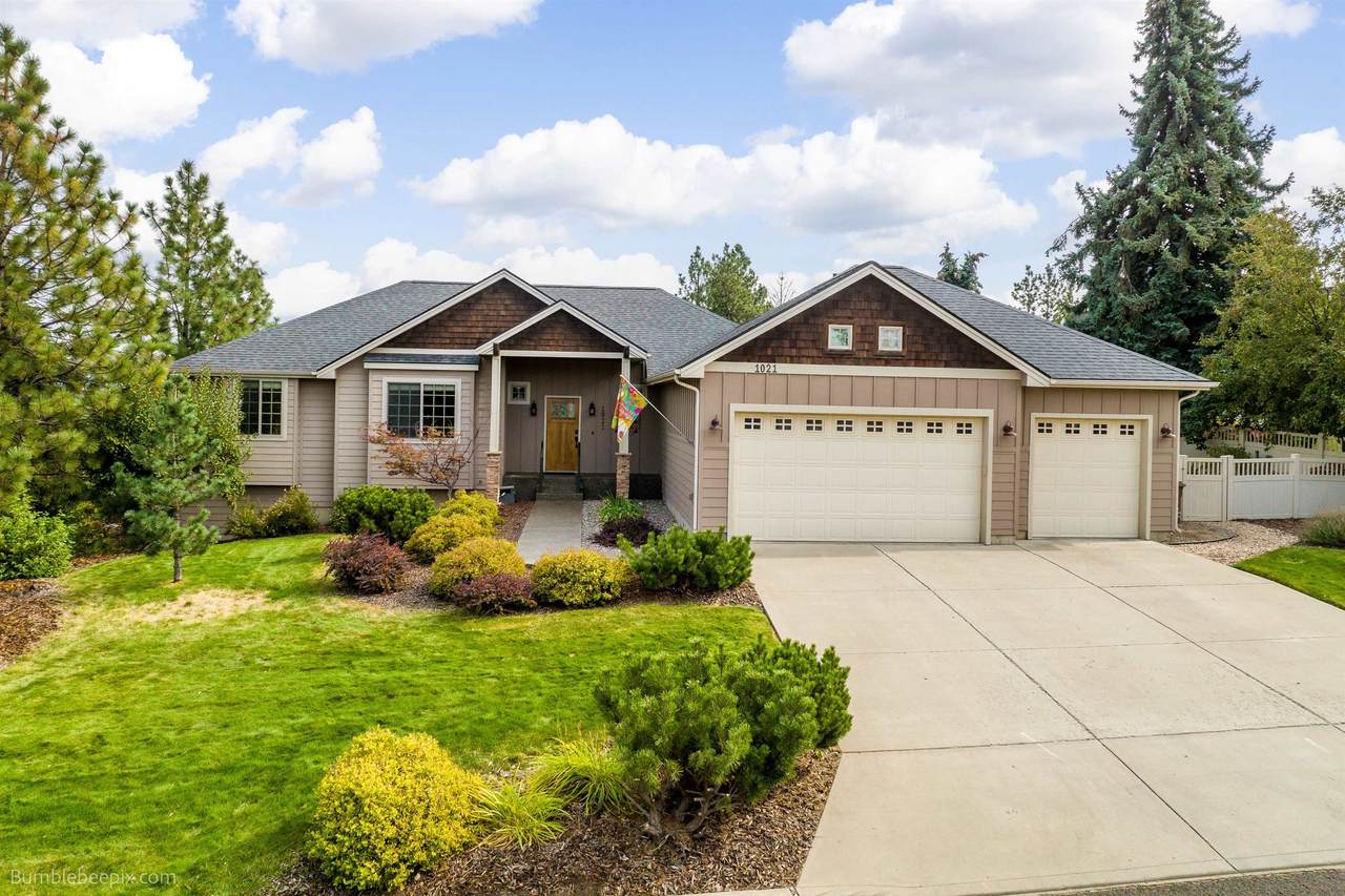 1021 Carousel Ln - Photo 1