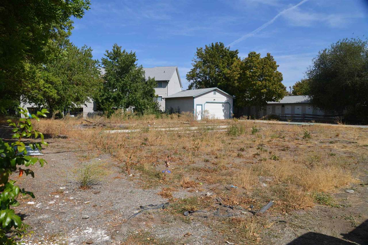 15809 4th Ave - Photo 1