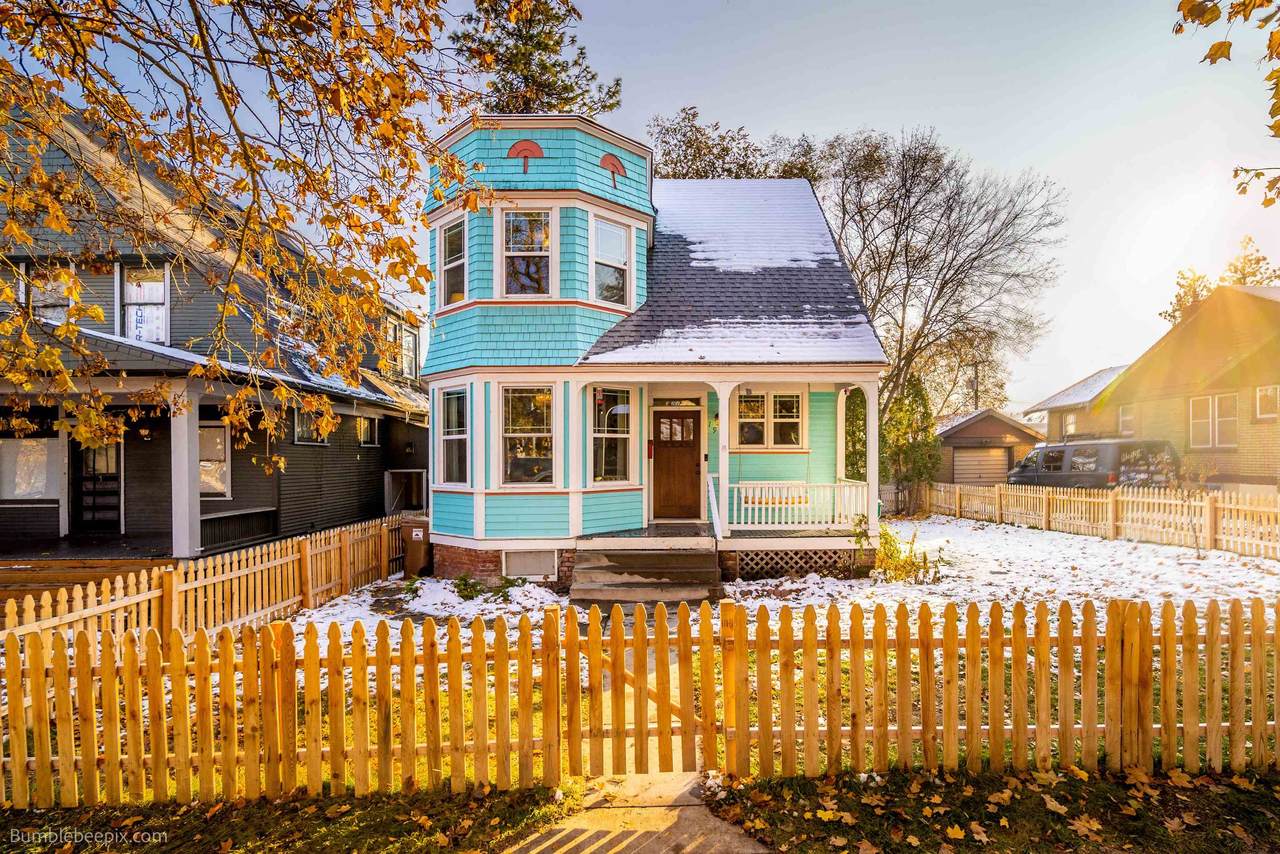 1913 3rd Ave - Photo 1