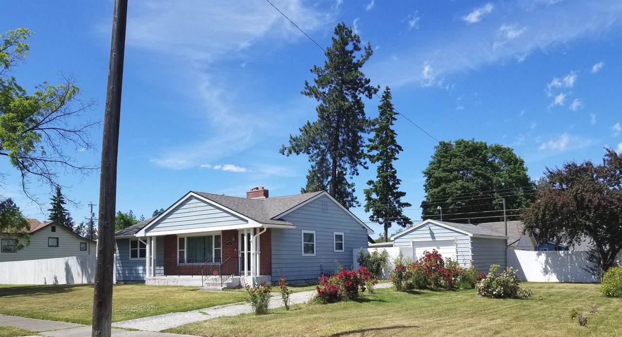 1101 Crown Ave - Photo 1