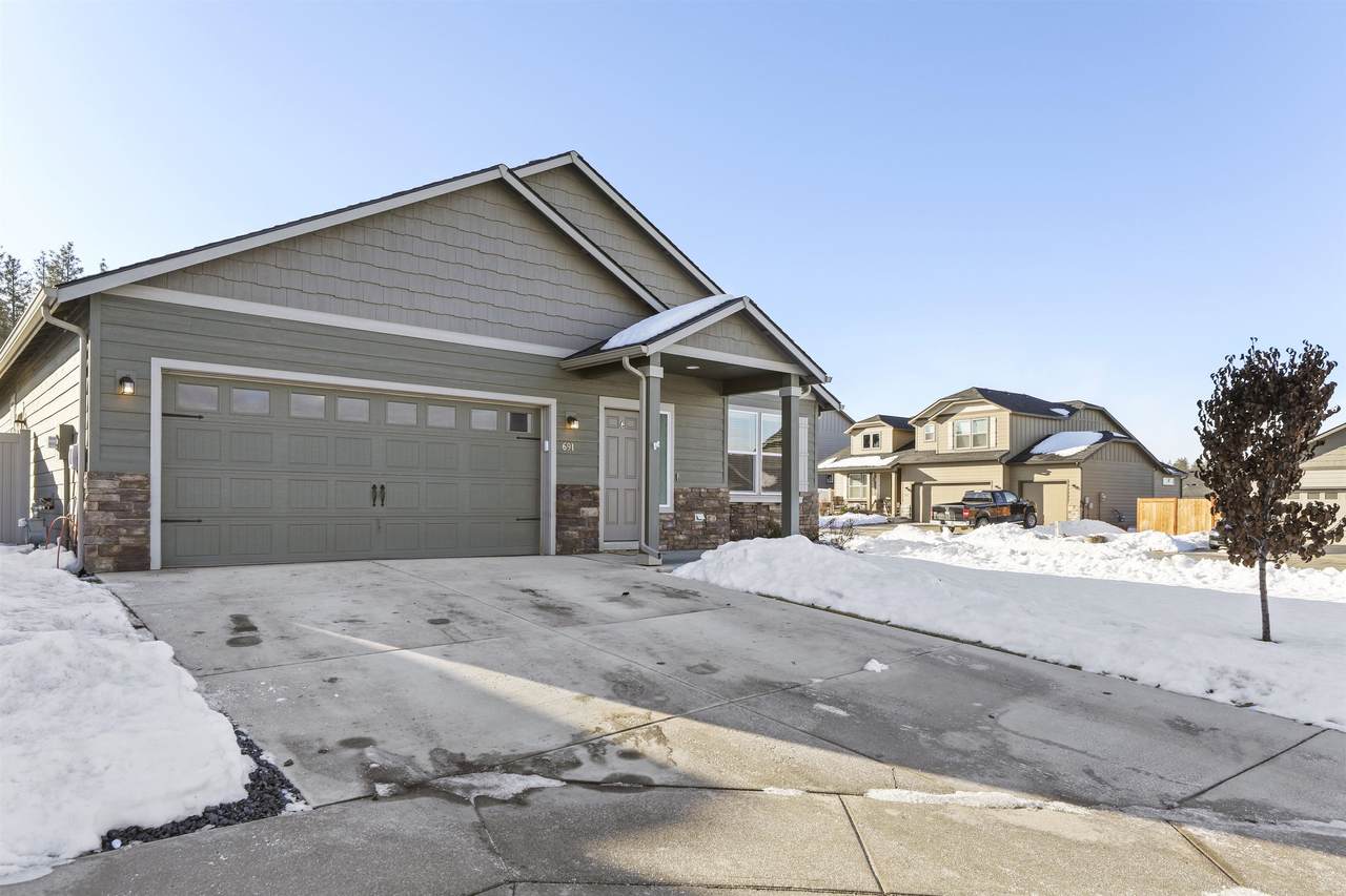 691 Eagleview Ct - Photo 1
