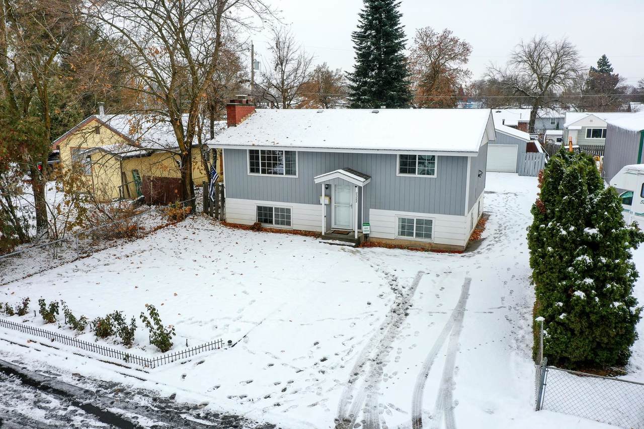 2322 Bismark Ave - Photo 1
