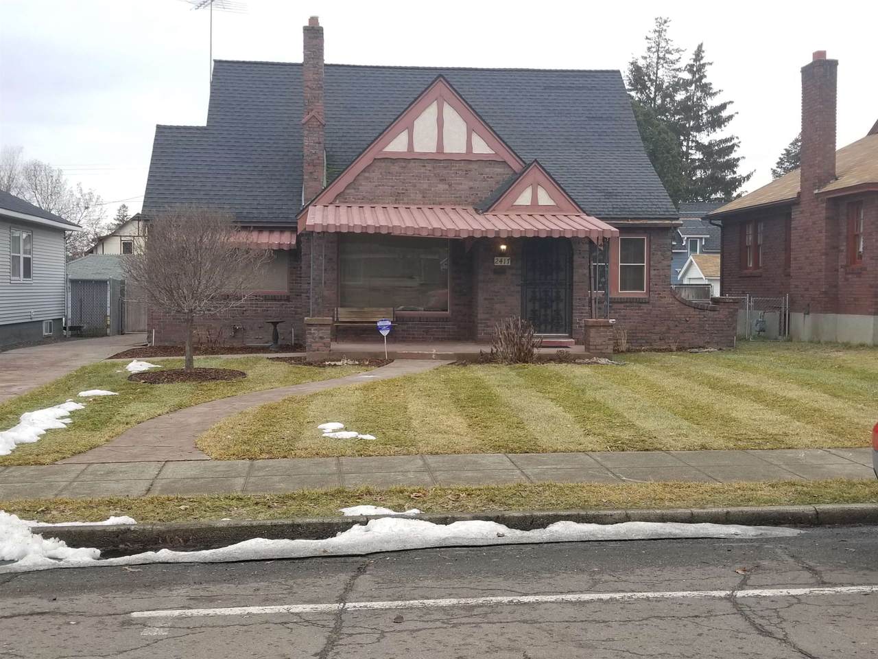 2417 Howard St - Photo 1