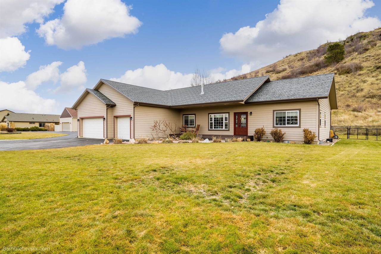 1017 Henry Rd - Photo 1