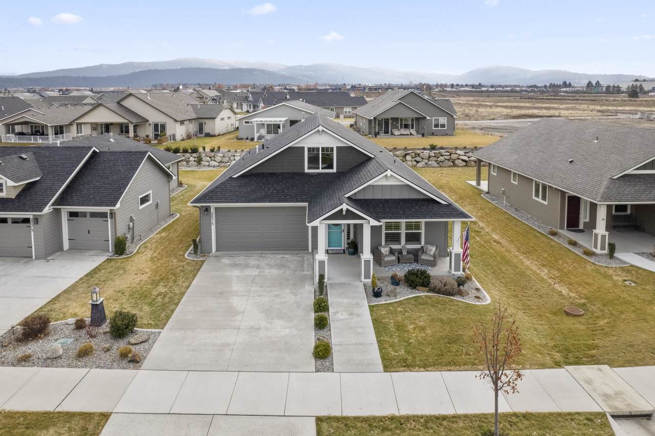 22515 Penrose Ln - Photo 1