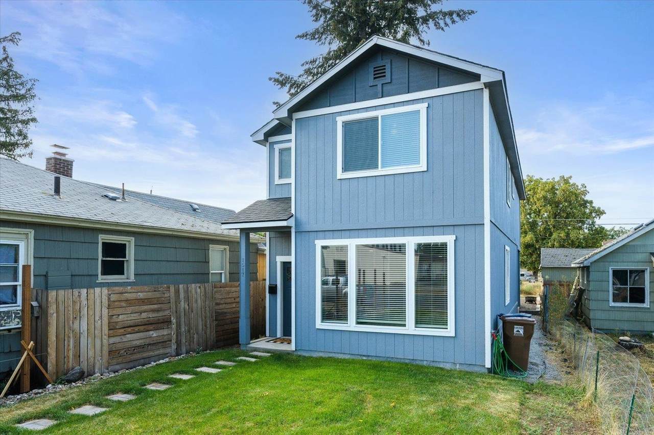 1517 Grace Ave - Photo 1