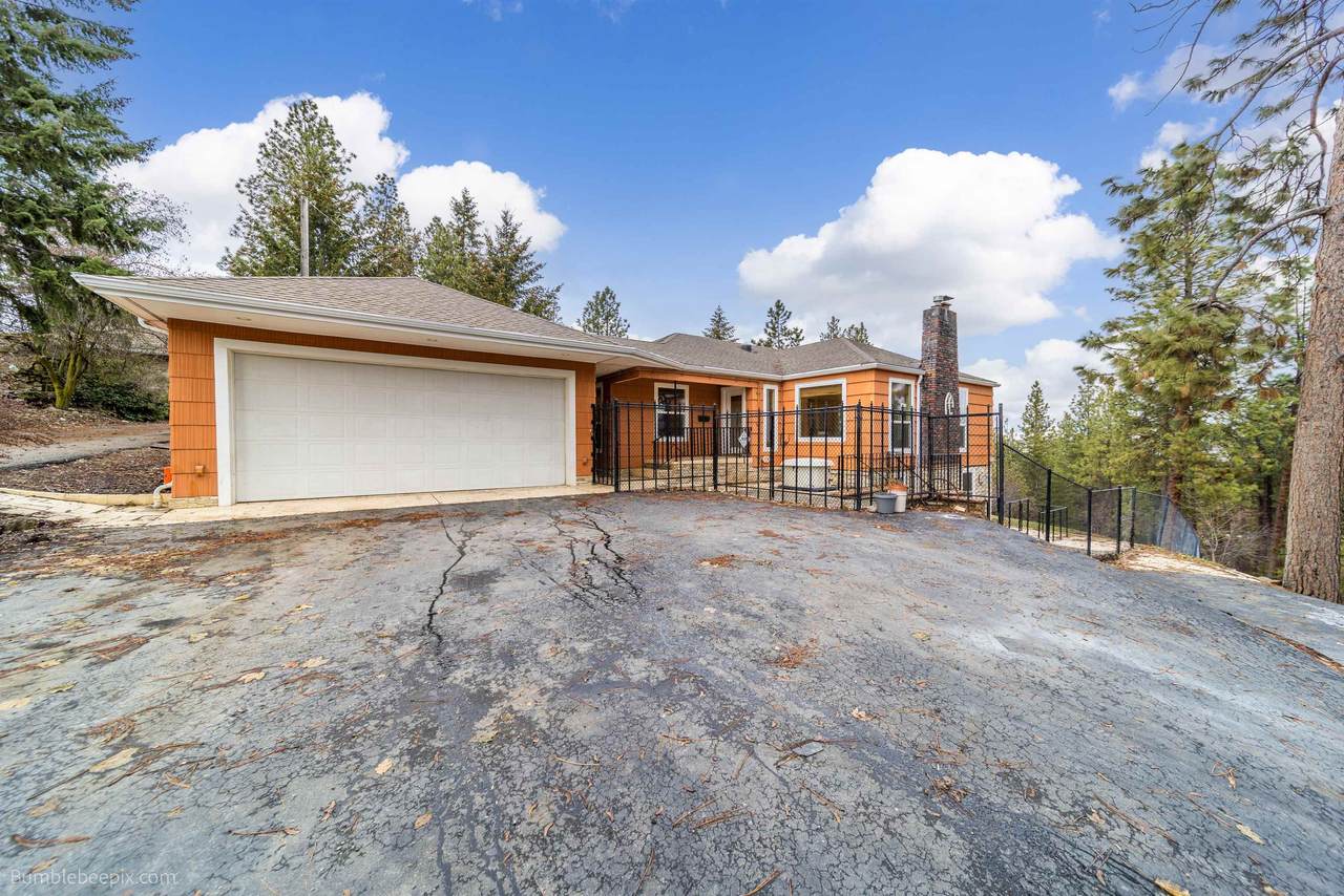 1010 Regal St - Photo 1