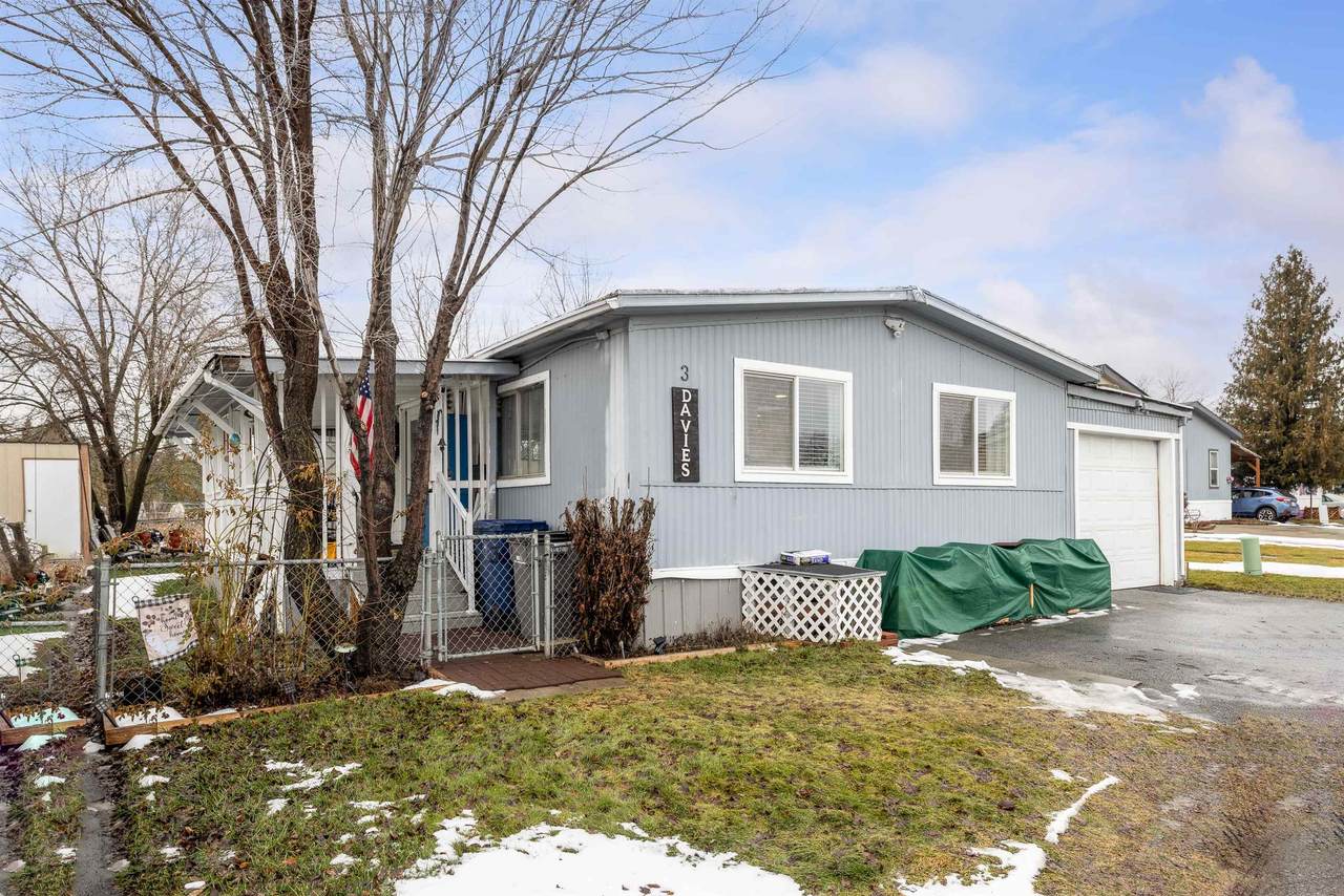 21725-3 Wellesley Ave - Photo 1