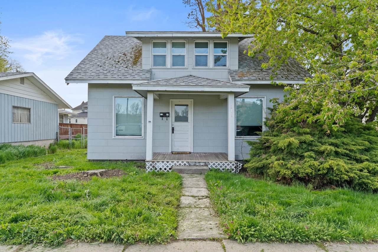 211 7th St - Photo 1