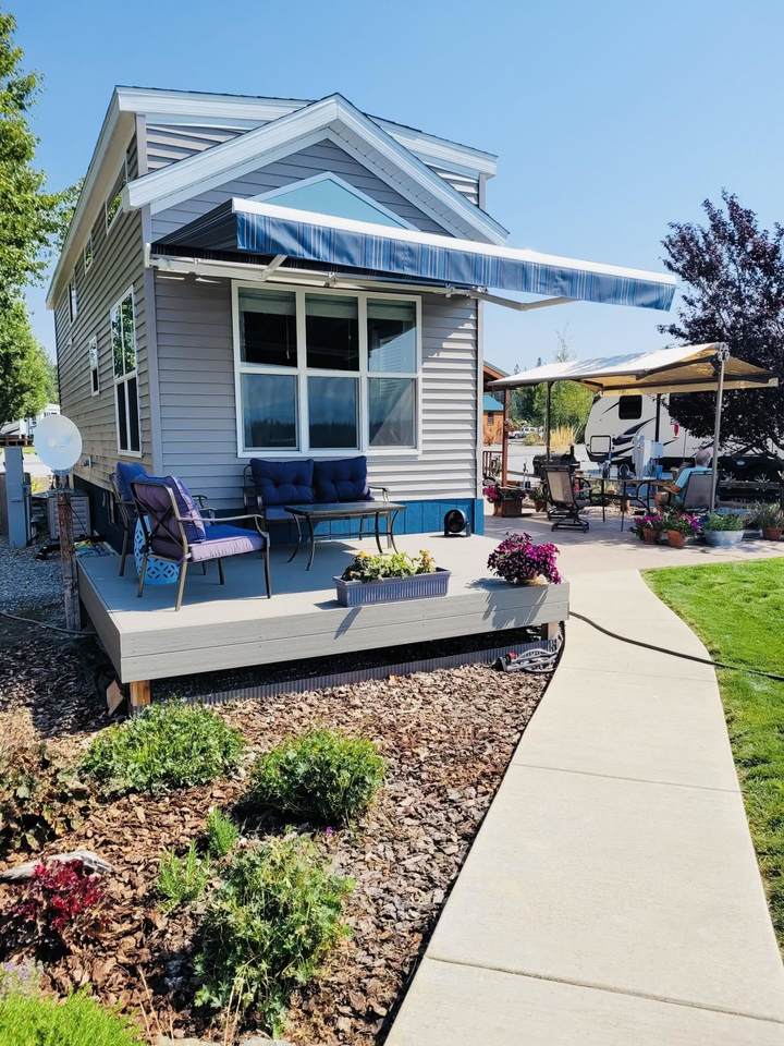 189 Guinevere Dr - Photo 1