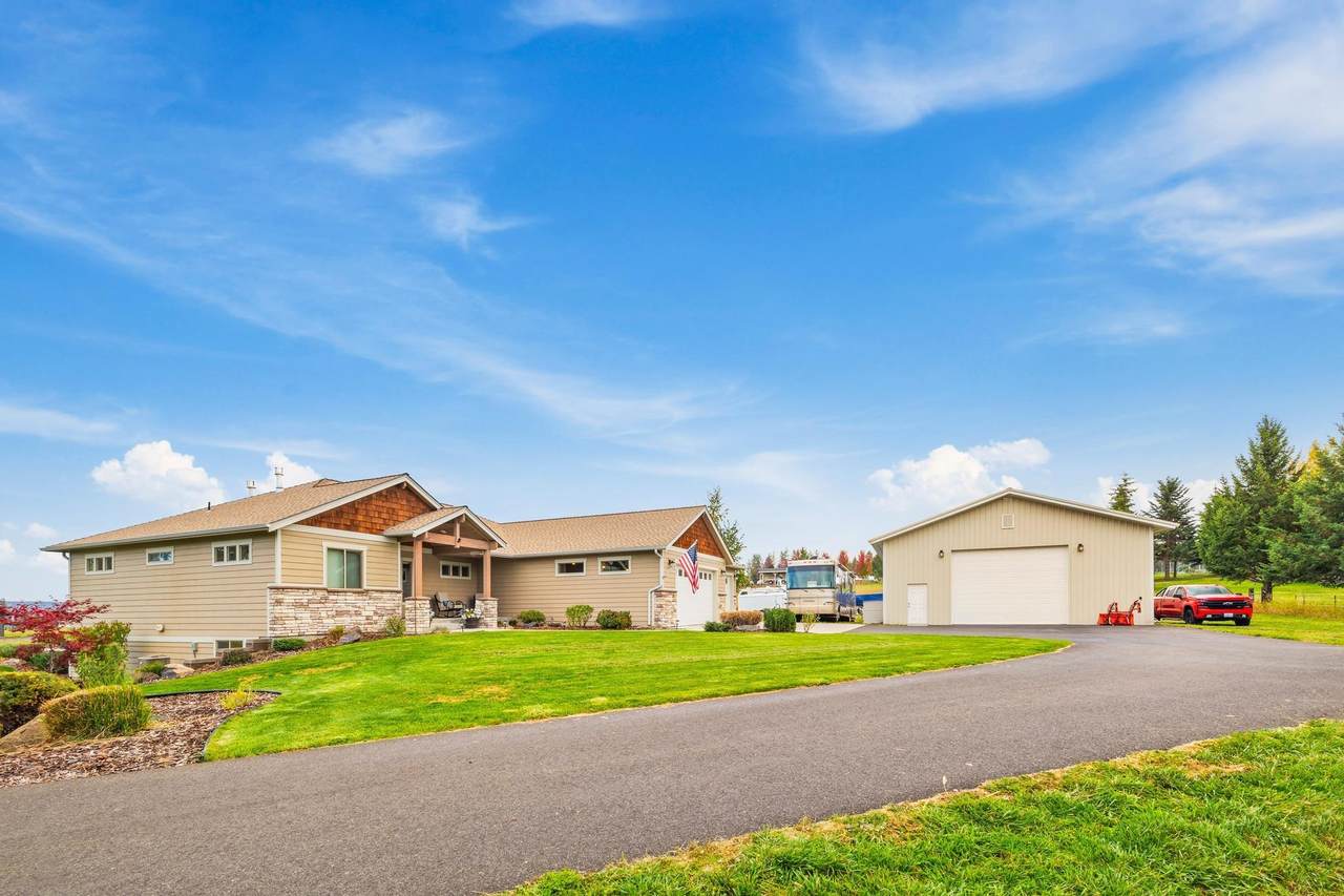 704 Chattaroy Rd - Photo 1
